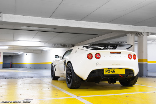 automotivated:  Resting (by Gaetan | www.carbonphoto.fr)