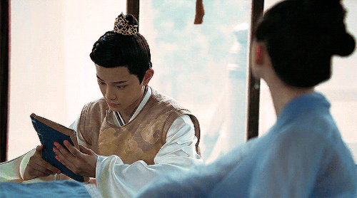 zhoufeis:# just another gifset of a simping Han Shuo 传闻中的陈芊芊 The Romance of Tiger and RoseChina, 202