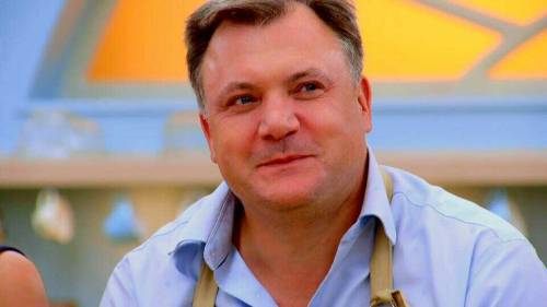 bigmenoftvandfilm: Ed Balls on Sport Relief Bake Off. Goddamn, that man is attractive.Part 1 It&rsqu