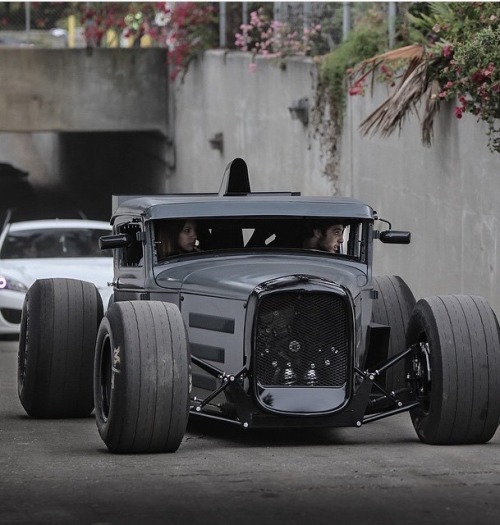 cameronstratton:  Black on black 