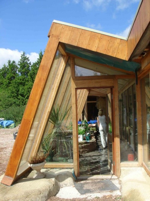 petrichoriousparalian: rollership: eduardo said:  10 Reasons Why EarthShips Are Fucking Awesome Ea