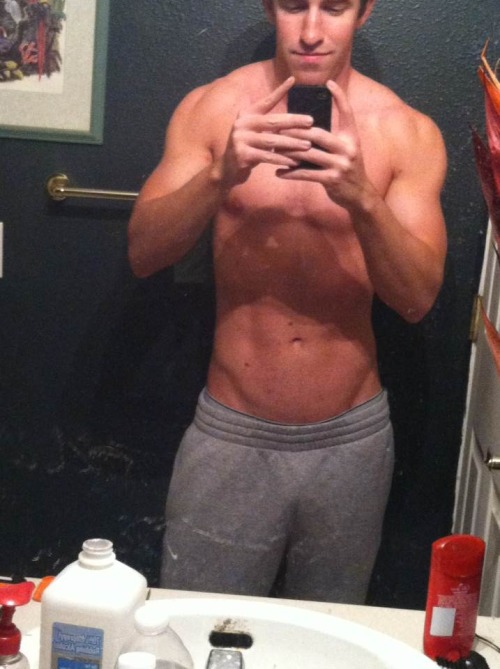 texashotmen:  breedr:  BREEDr ORIGINAL Eric, 23   Follow me at texashotmen.tumblr.com