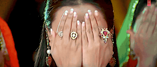 weeguttersnipe:Minnat Kare from Paheli (Hindi, 2005)