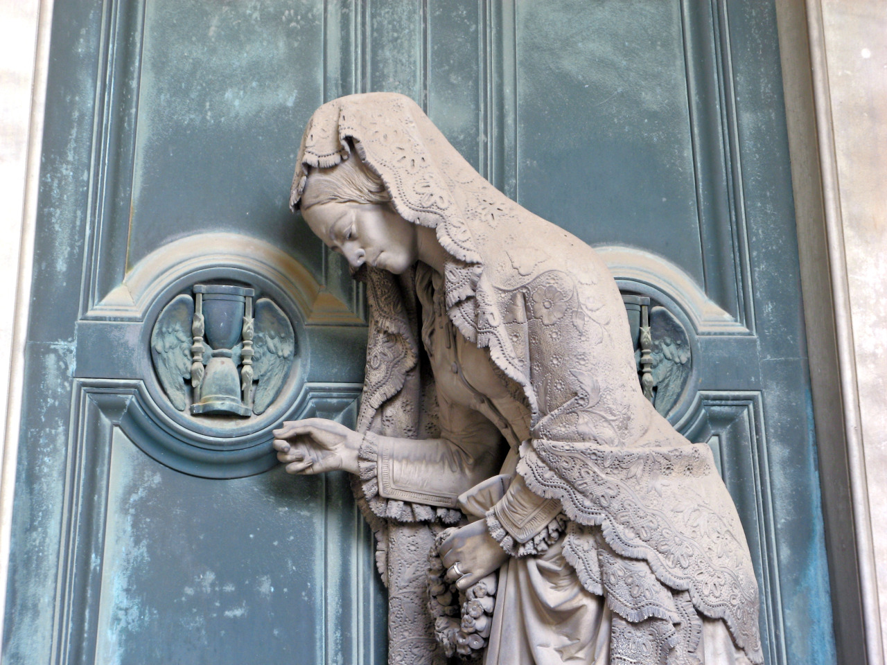 fer1972:  Today’s Classic: The Beautiful Statues of the Staglieno Cemetery in Genova,
