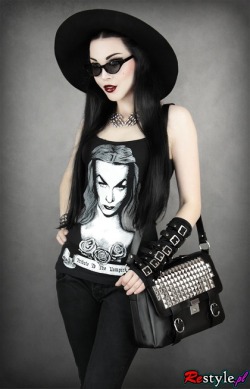 victorian-goth:  Victorian goth http://victorian-goth.tumblr.com/