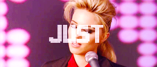 gwenstcy:Don’t let her stick it to your heart so hard. [♪]