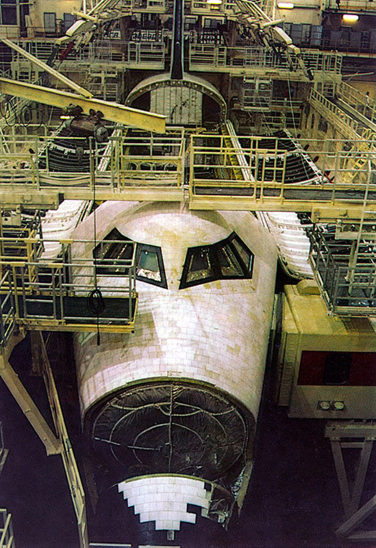 for-all-mankind:  Similar phases of space shuttle construction, but from two opposite