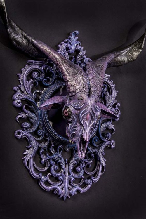 socialpsychopathblr:Chris Haas sculpts and embellishes animal skulls into mystical creatures.