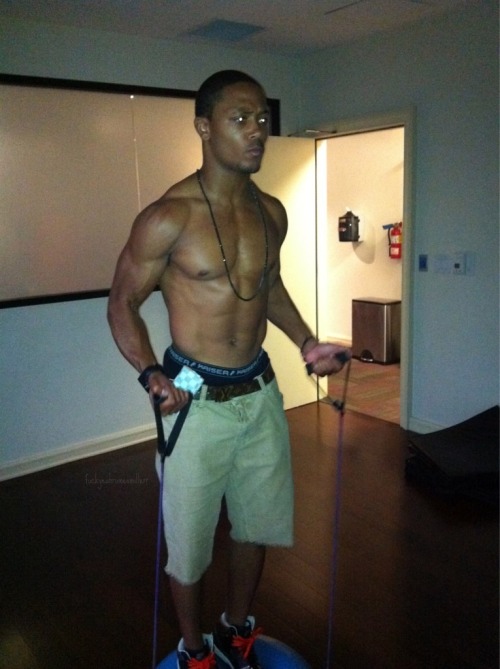 crownroyal89:  #1 - Romeo Miller (rapper/actor/model): porn pictures