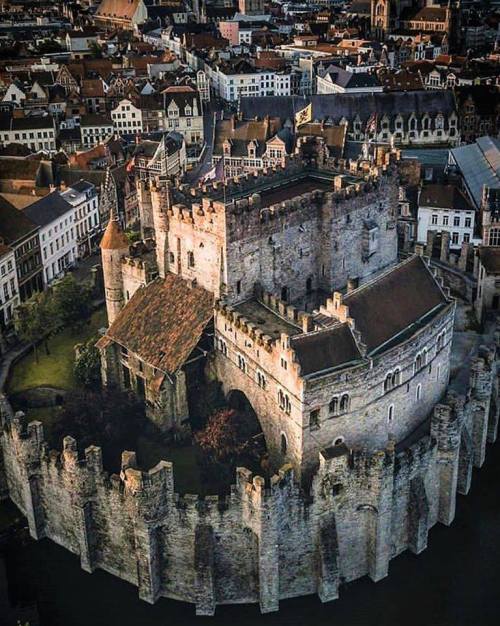 ancientorigins:Medieval Gravensteen Castle at Ghent Belgium