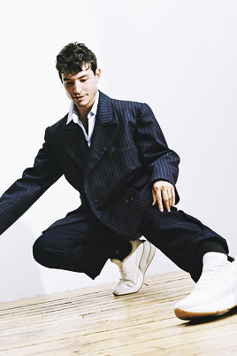 westwallys:EZRA MILLERfor ES Magazine (2018), ph. Luc Coiffait.