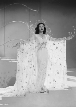 tcm: Remembering Hedy Lamarr on her birthday, here in ZIEGFELD GIRL (‘41) https://painted-face.com/