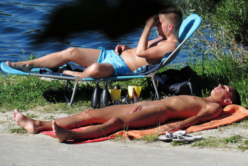 naturistelyon:  Une journée au bord de l’eau 2  A day at a lake