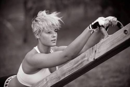 besidethedillema:  How can a woman be so perfect.