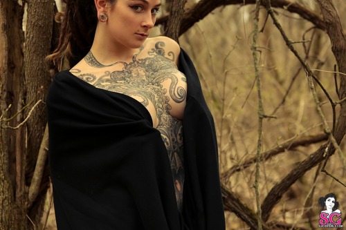 sglovexxx:  Luscious Suicide