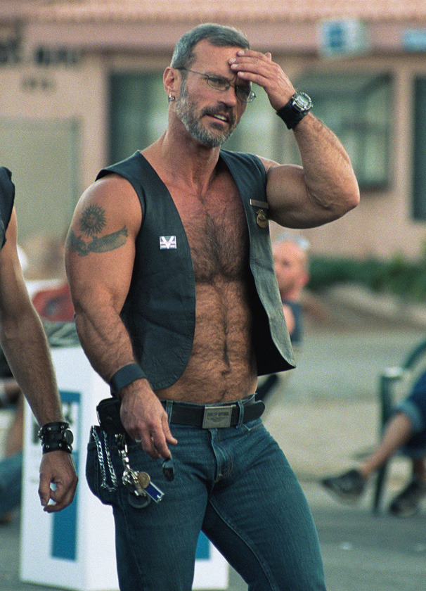 planesdrifter:  Follow planesdrifter: trueTHAT if you’re an admirer of older, hairy