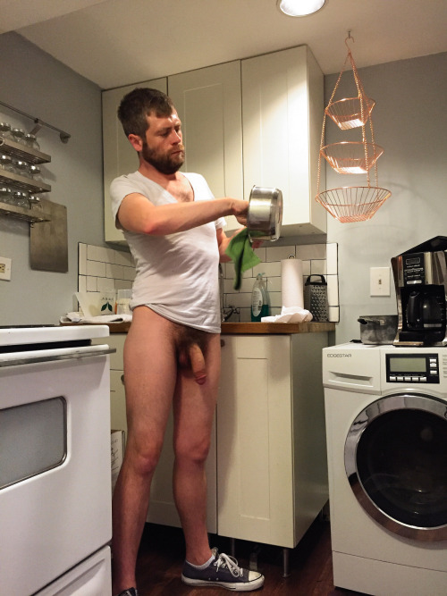 guyswithiphones-nude:  Photo http://ift.tt/1bHkUpB