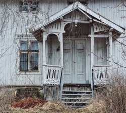 oldfarmhouse:I wonder if the walls could