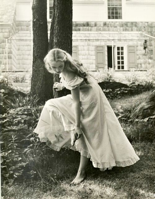 fawnvelveteen: Nina Leen for Life magazine, 1949