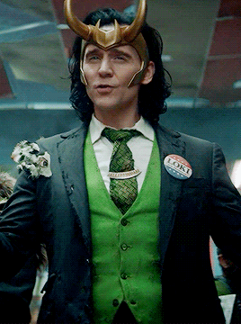suhokai:  TOM HIDDLESTON as PRESIDENT LOKI in Loki S1E5 “Journey Into Mystery”