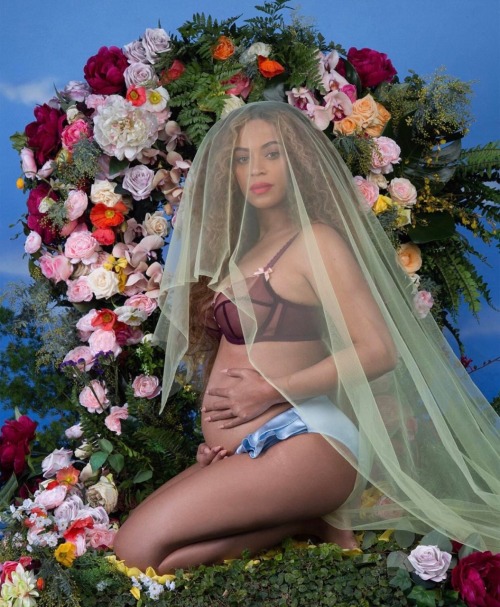 flyandfamousblackgirls:  “ We would like to share our love and happiness. We have been  blessed two times over. We are incredibly grateful  that our family will  be growing by two, and we thank you for your well wishes”  - The Carters   