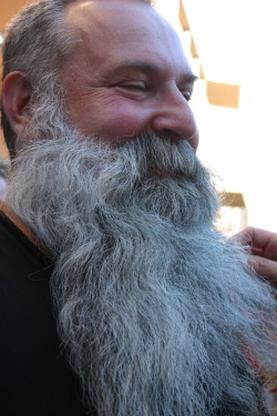 kingkennichu: hvyw8:  I’d love to grow my beard like this. #oneday   Nice Mister  That&rsquo;s a gorgeous beard! 