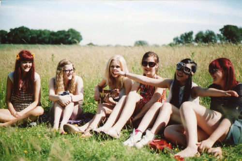 aphelia:Jasmine being a plane by millie clinton. on Flickr.