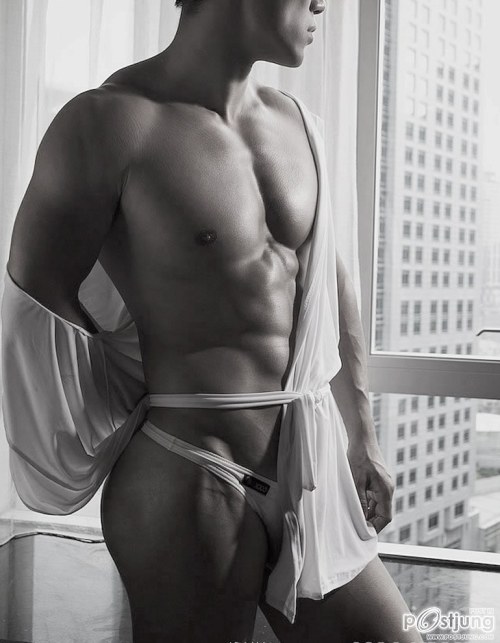 asianmalemuscle:  crzybolin:  watayan11:   Enjoy 100,000+ images in the archive: http://asianmalemuscle.tumblr.com/archive