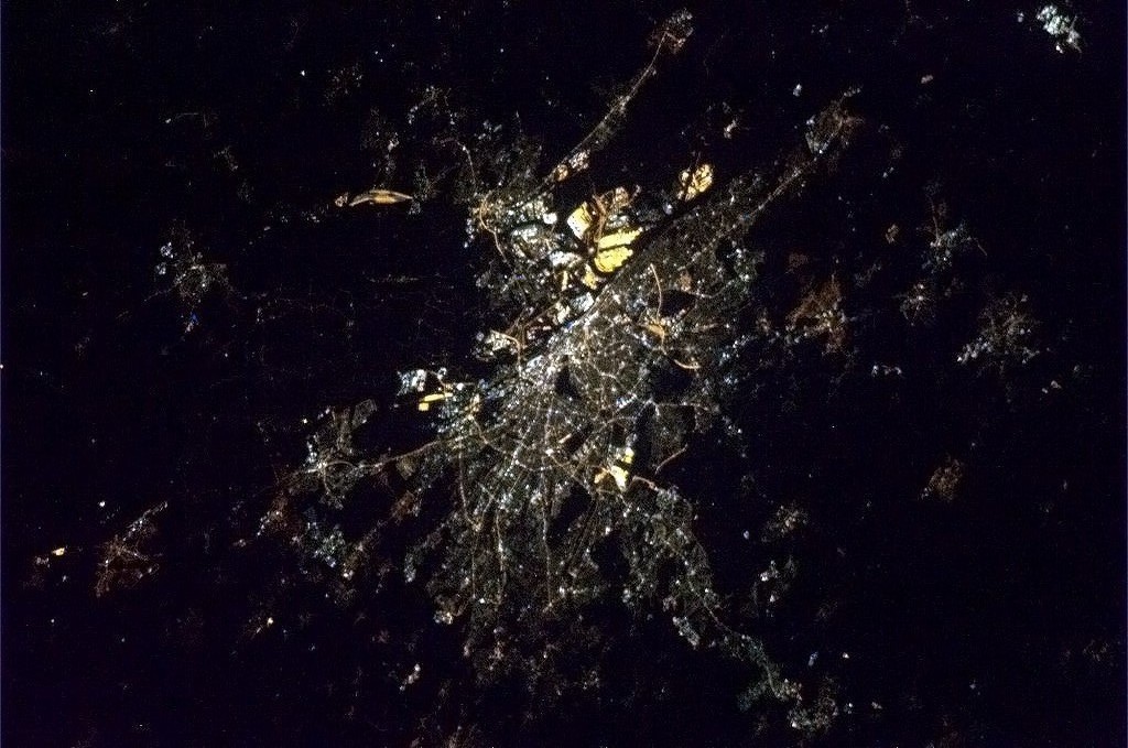 colchrishadfield:  Hamburg, Germany on a clear April night. 