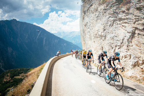 hello-velo:  Photo by Gruber Images Connect with Hello-Velo on Instagram @tommy_takeiteasy