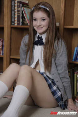 naughty-schoolgirls-zone:  Naughty schoolgirls