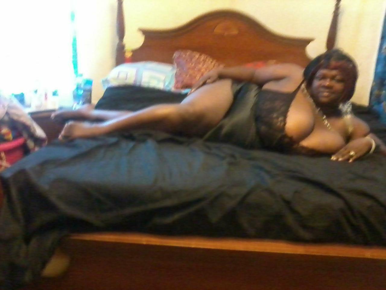 keena36:  Feeling sexy need more followers 