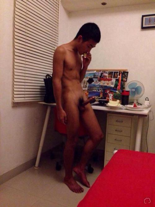 cancerman99:I want his feet too.