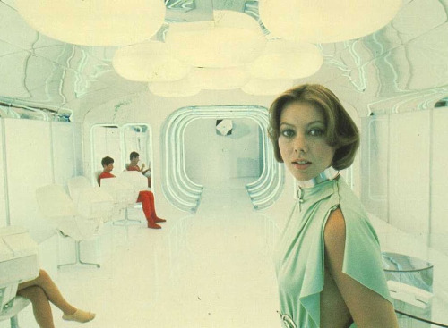 machetelanding:The aesthetic of ‘70s science fiction is one of my favorite things.