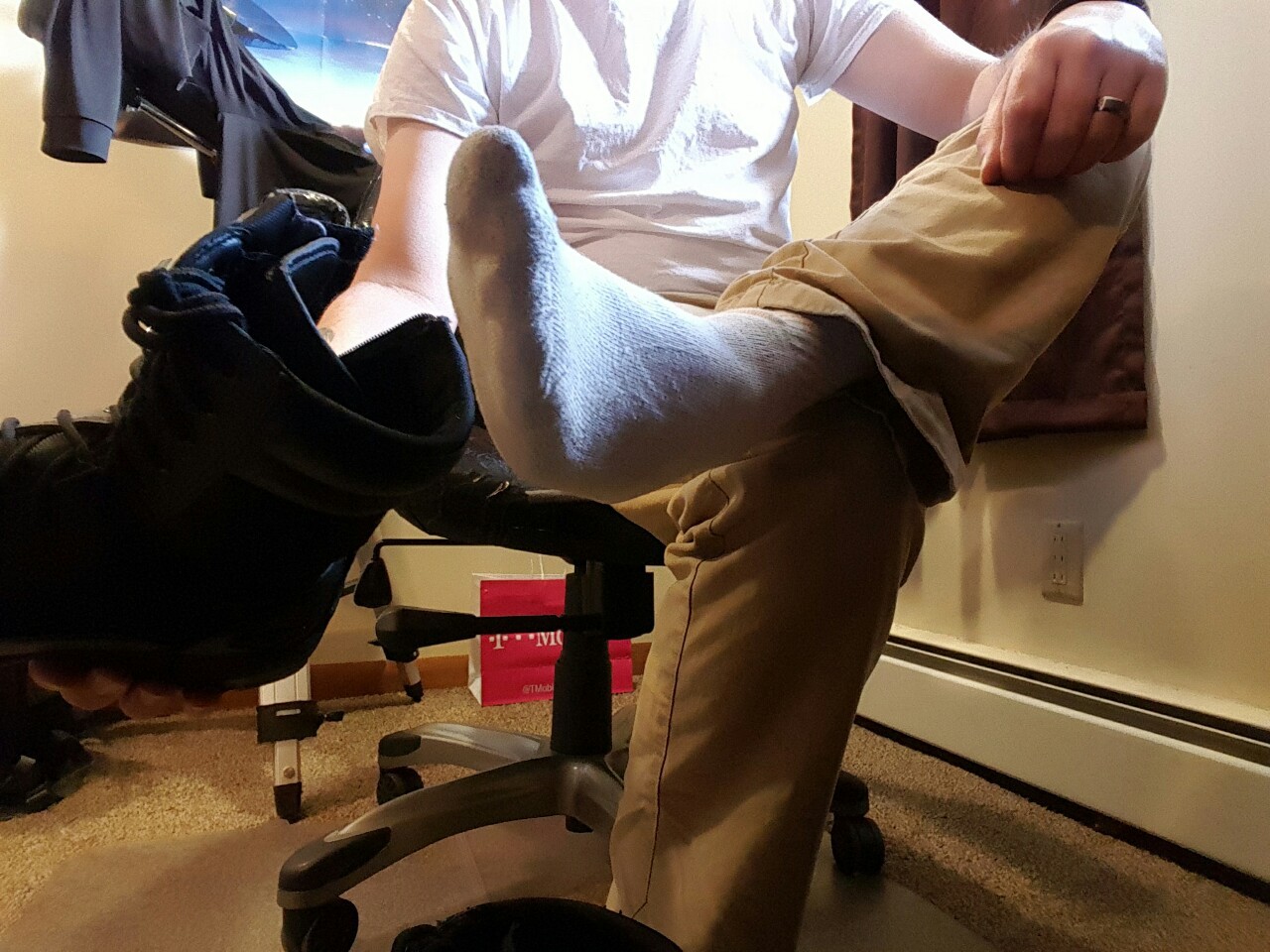 germanfootsniffer:  sniff sniff  Gotta give us a little more