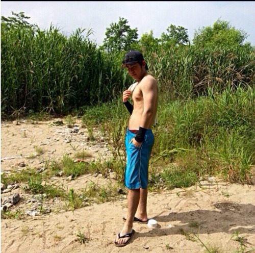 tikenn:  gaysexab:  잭디에서 딴 녀석  으어…