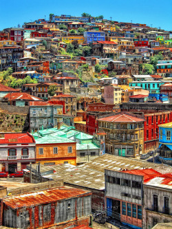 travelingcolors:  Valparaíso | Chile (by