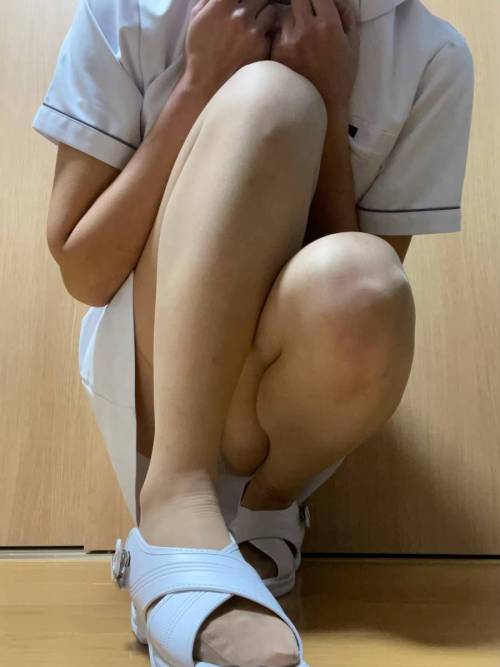 nylon-of-the-world: Jun25 - Nurse PHeet - 5