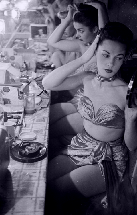 got40s: Showgirls, 1948Photographed by: Stanley Kubrick