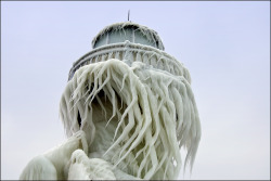 wnycradiolab:  Tom Gill’s frozen lighthouses (via Architizer). 