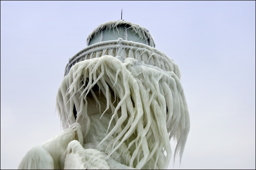 Porn wnycradiolab:  Tom Gill’s frozen lighthouses photos