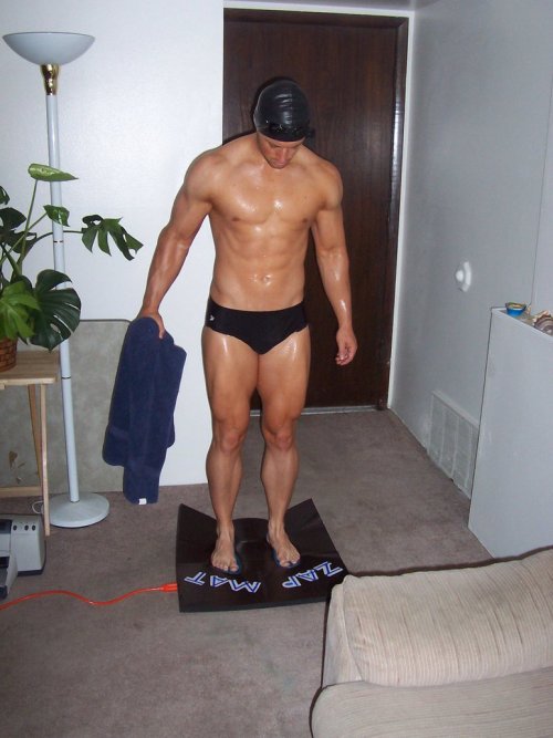 bdgmuscle: Reblog request. Kidnapped swimmer