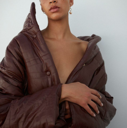 Lsthing: @Nanushka