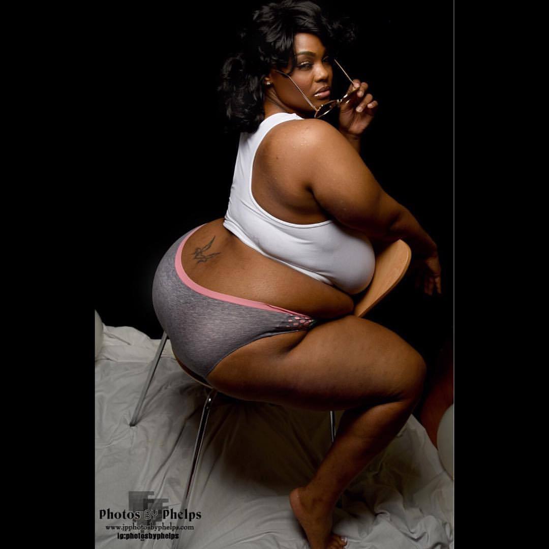 Two pics for #Humpday with model Bella @plusmod_bella_raye #maryland #photosbyphelps