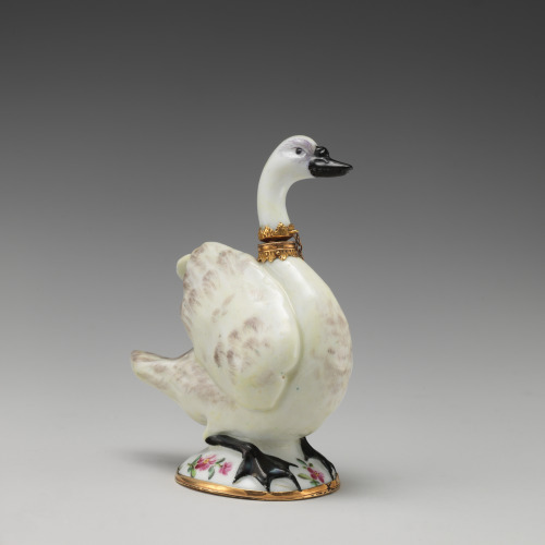 Ceramic Swan, Saint James’s Factory London, ca. 1755Met Museum New YorkProvenance: donated by 
