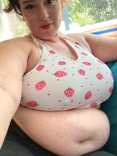 bellaabbondanza:Plump like a berry 💦💦 adult photos