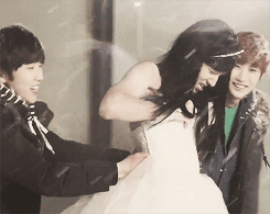 pandreos:  sanduel trying to help baro with his wedding dress   