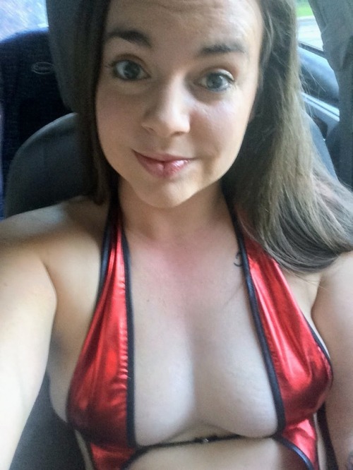 sluts4exposure:  wiveshusbandscouplesexposed:#exposed slut From texas