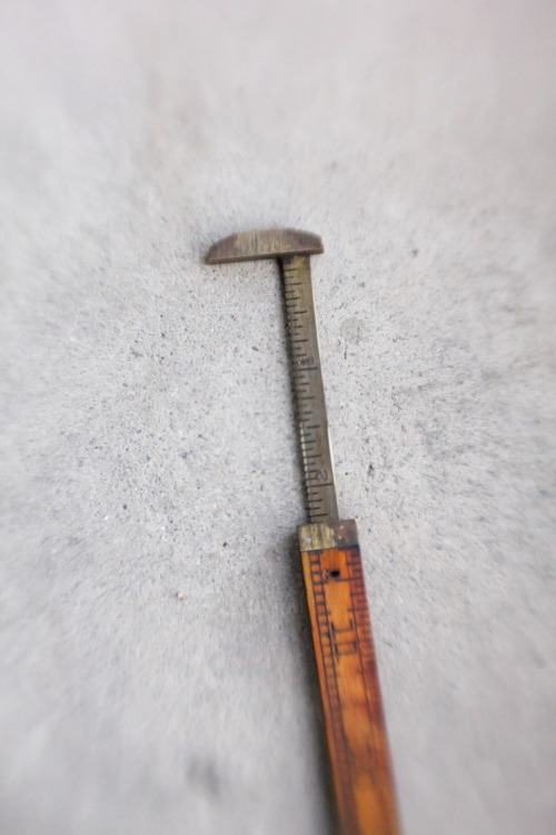 New items at Mountain Man Trading!  1920&rsquo;s Carpenter&rsquo;s Boxwood and Brass Caliper Ruler b