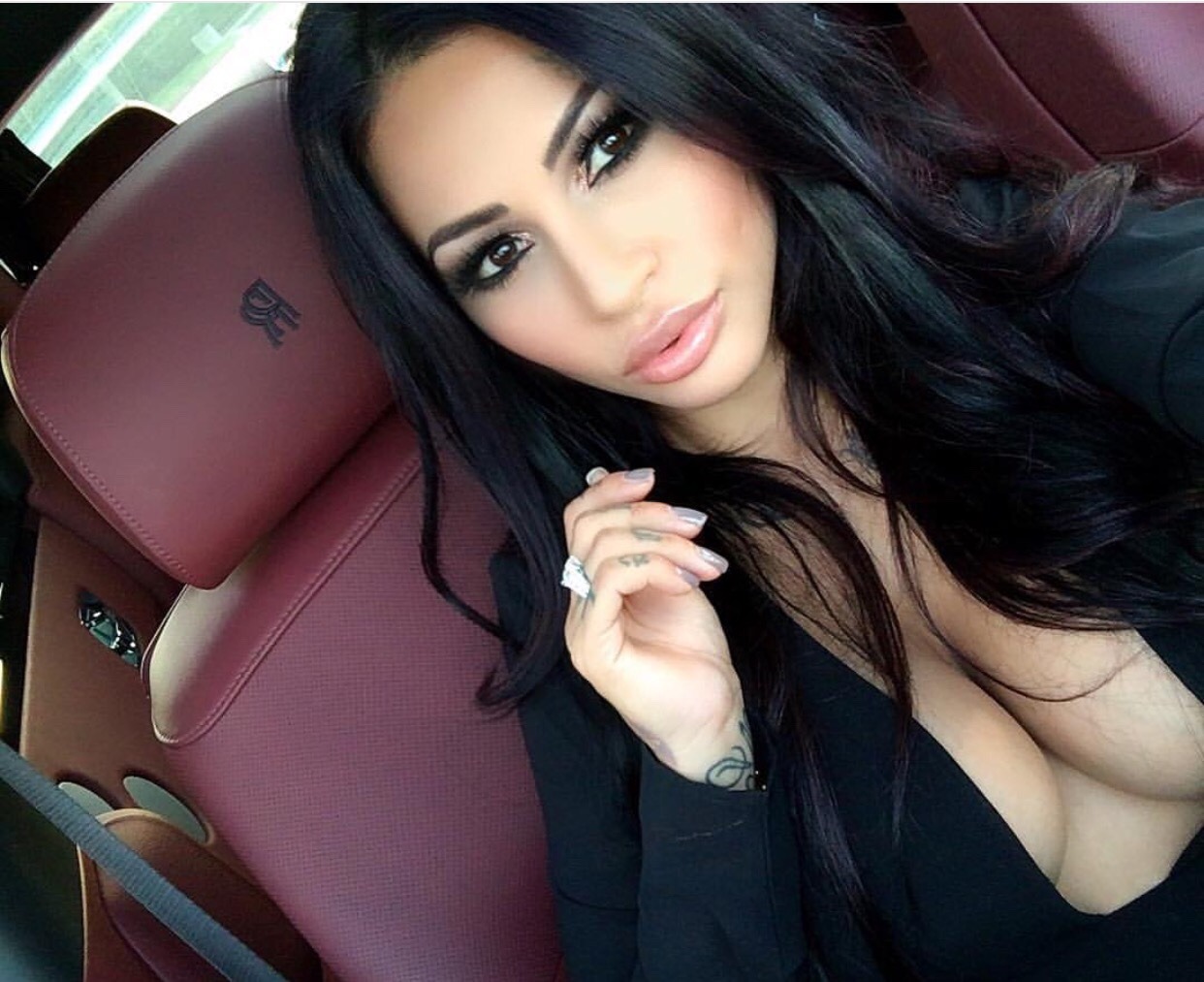 luckyhandz3181:  @brittanyarazavi